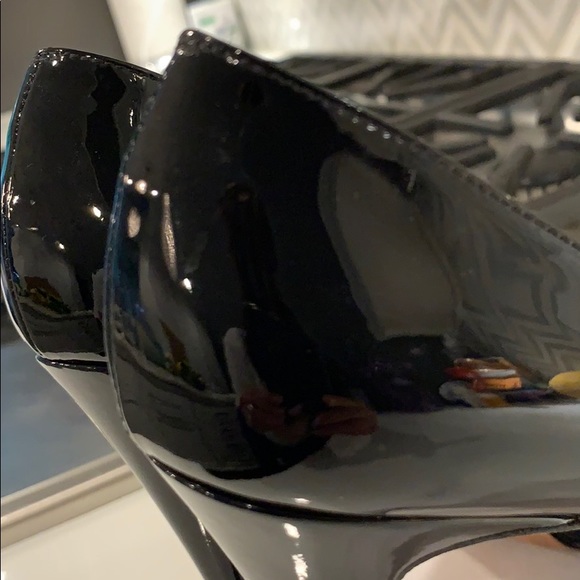 Shoes - Picture 4 of 8